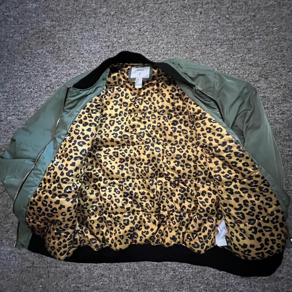 Army green leopard lined bomber jacket/coat Large - Picture 3 of 10
